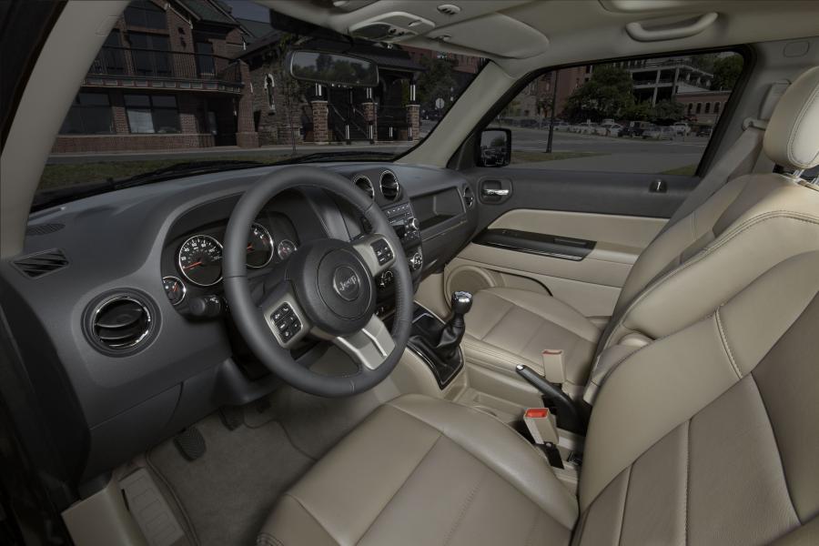  Jeep Patriot 2011 года  (фото 3 из 36)